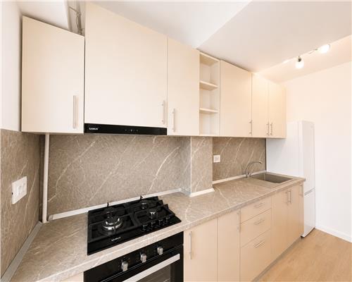 Apartament 3 camere, parcare, ultracentral Ploiesti