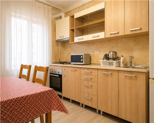 Inchiriere apartament 4 camere, Ploiesti, zona Cantacuzino