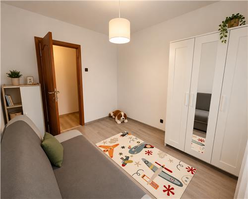 Inchiriere apartament 4 camere, modern,decomandat, zona Nord, Ploiesti