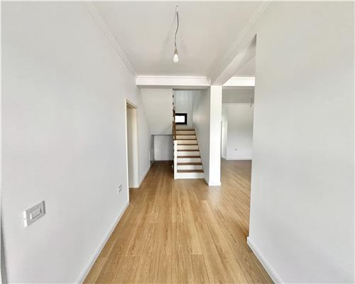 Casa 5 camere, constructie noua, in Strejnicu