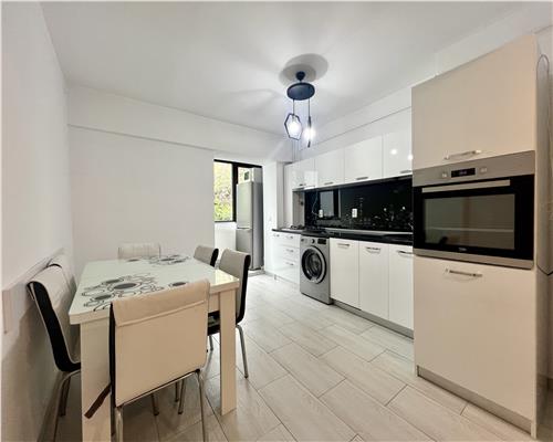 Apartament 2 camere, renovat, ultracentral, Ploiesti