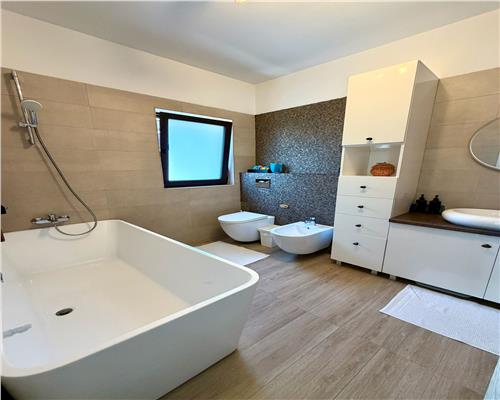 Casa 4 camere, 4 bai, mobilata si utilata, Ploiesti, zona Albert.