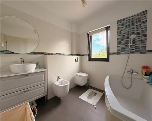 Casa 4 camere, 4 bai, mobilata si utilata, Ploiesti, zona Albert.