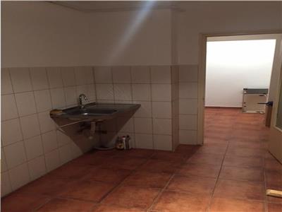 Inchiriere apartament 4 camere, Ploiesti, zona Republicii
