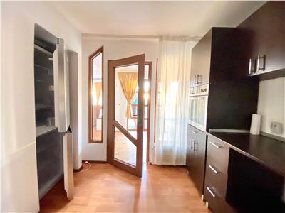 Inchiriere casa 3 camere, P+1E, curte, zona centrala, Ploiesti