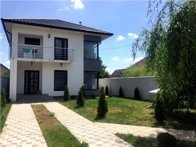 Vila moderna, P+1E, 4 camere, 1,2 km fata de Ploiesti