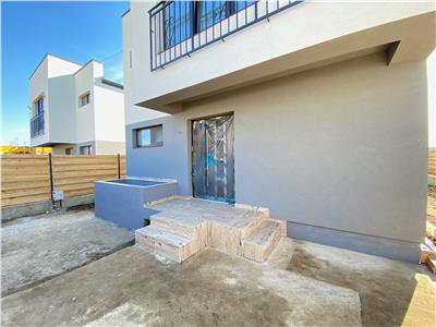 Vila moderna, P+1E, 4 camere, 3 bai, teren 250 mp, Strejnic