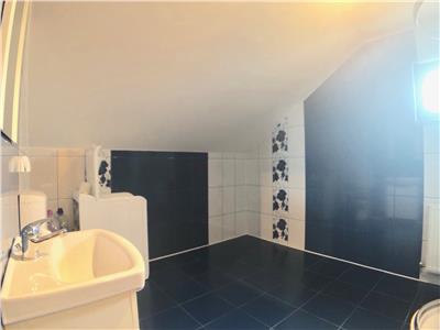Vila moderna, 4 camere, P+1E, curte superba, langa parc Bucov