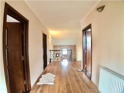 Vila moderna, 4 camere, P+1E, curte superba, langa parc Bucov