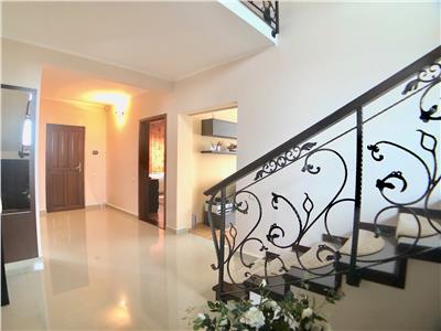 Vila moderna, 4 camere, P+1E, curte superba, langa parc Bucov