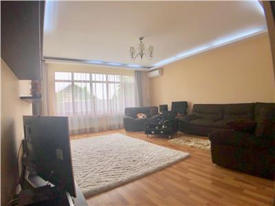 Vila moderna, 4 camere, P+1E, curte superba, langa parc Bucov
