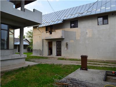 Vila P+E+M si casa P+E+M, teren 670 mp, zona superba, Paulesti